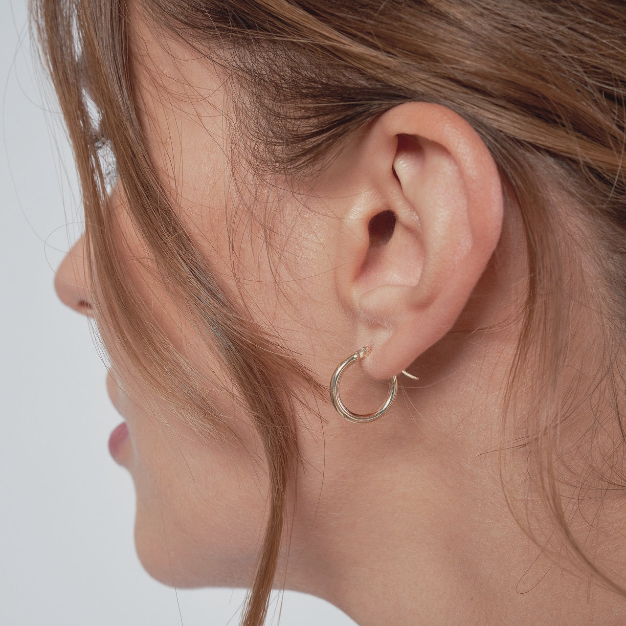 POLISHED ROUND HOOP EARRINGS, MINI
