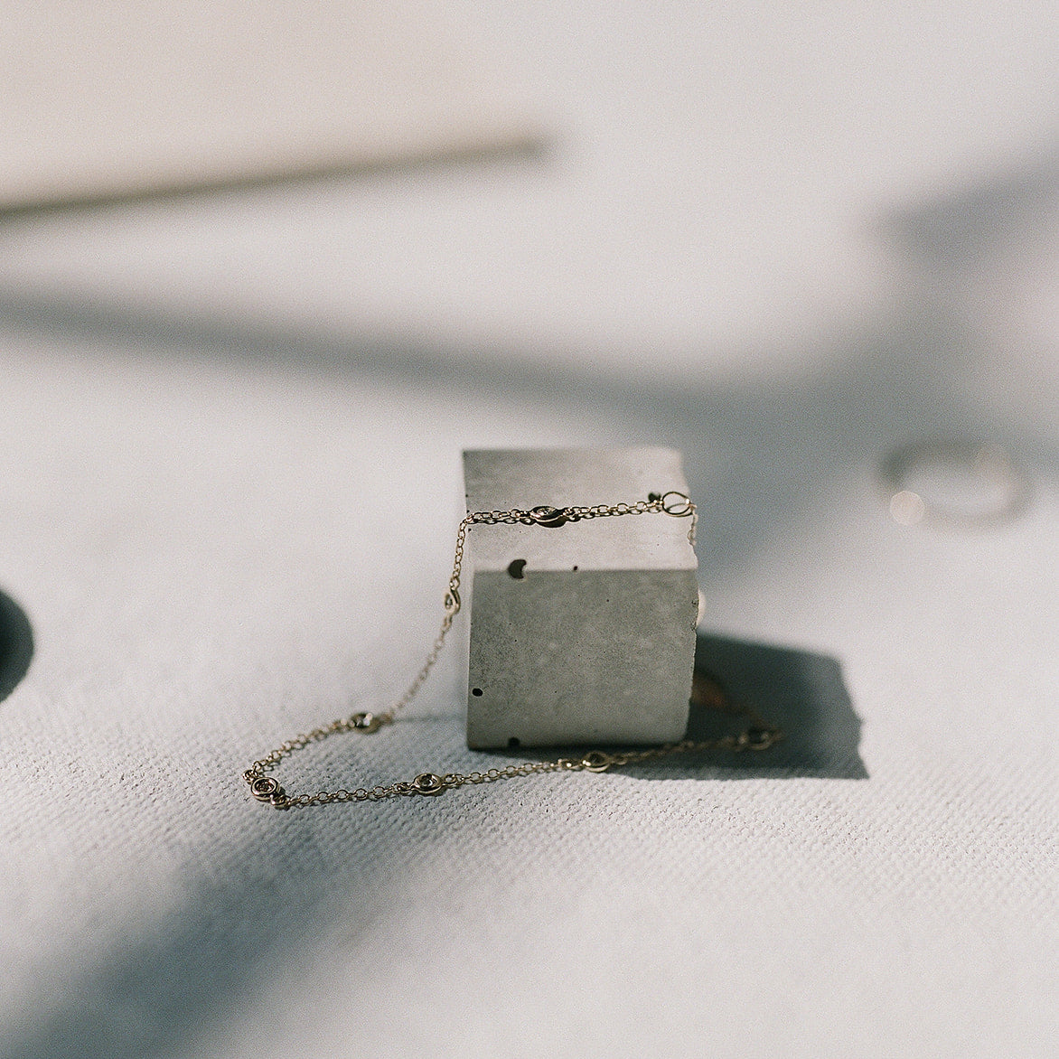DIAMOND STATION BRACELET